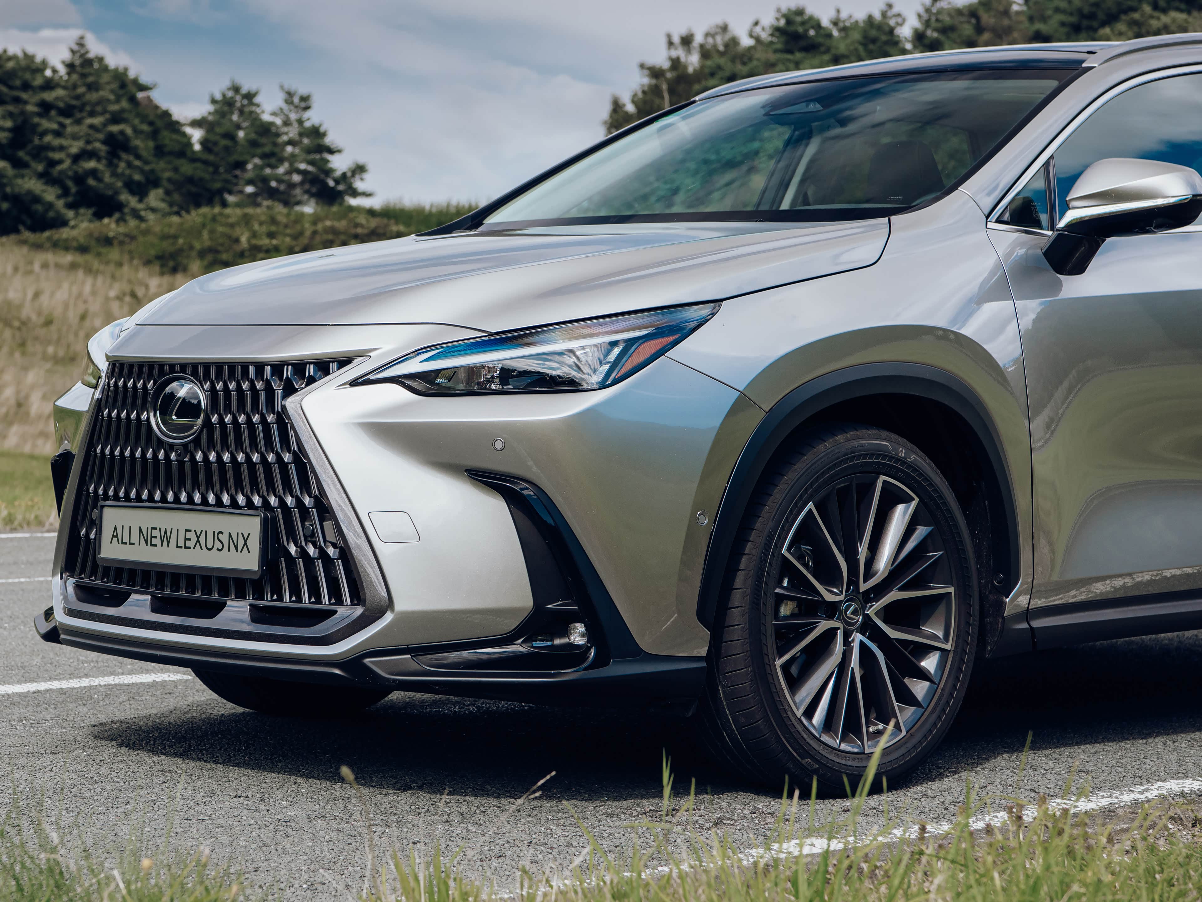 给你想要的"豪华质感",全新雷克萨斯nx海外实车,动力选择丰富