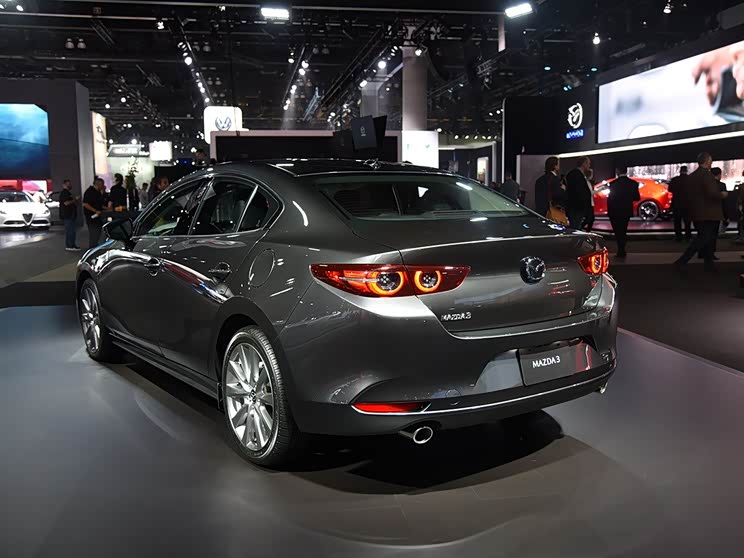 2018洛杉矶车展全新一代马自达3首发