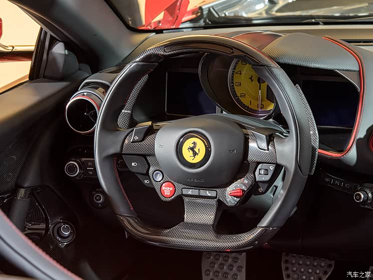 敞篷更拉风静态体验法拉利812gts