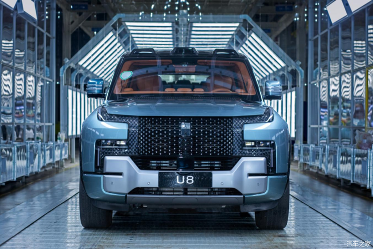 仰望U8豪华版首批量产车正式下线！
