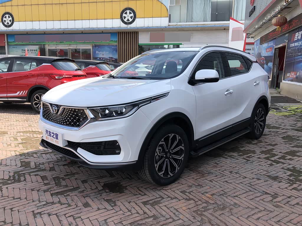 作为现款东南dx7的中期改款车型,新车在外观/内饰上均进行了较大的