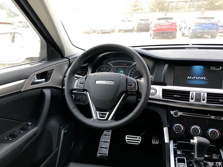 新款哈弗h7l内饰较现款车型几乎无变化,但从图片看出,方向盘后侧拨片