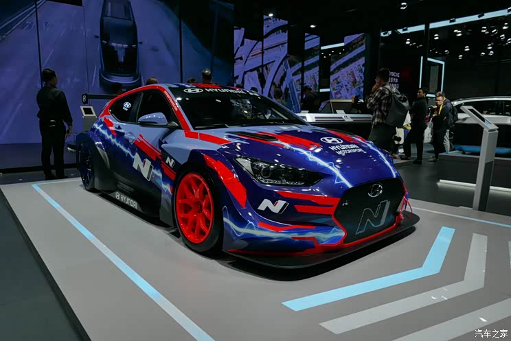 2019进博会:现代飞思n etcr纯电动赛车
