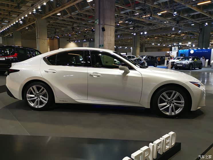 2021澳门车展新款雷克萨斯is首发