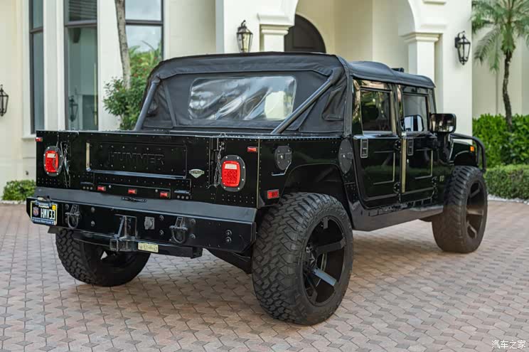 amg公司推出了hmmwv民用版,命名为hummer,第一款车型就是悍马h1