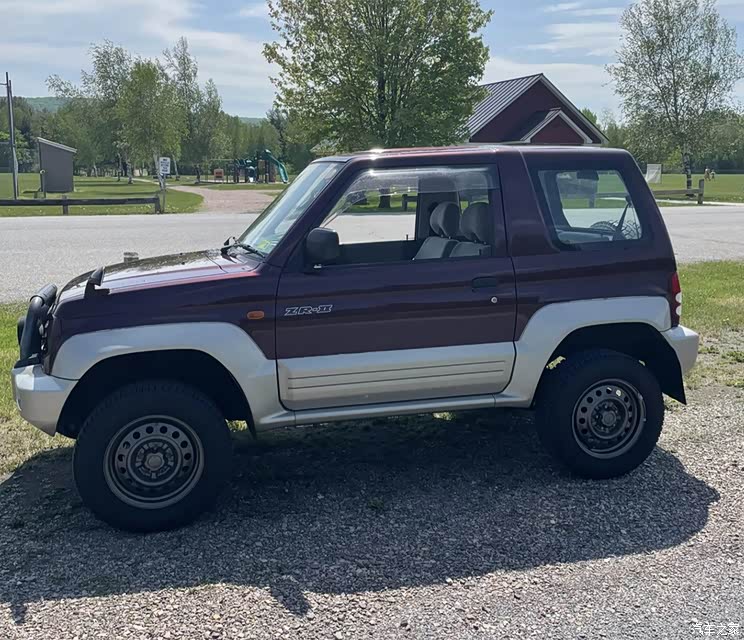 1996年三菱帕杰罗junior在海外拍卖