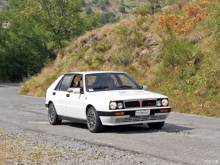 【图】蓝旗亚最终拉力赛赛车马天尼涂装亮相_汽车之家