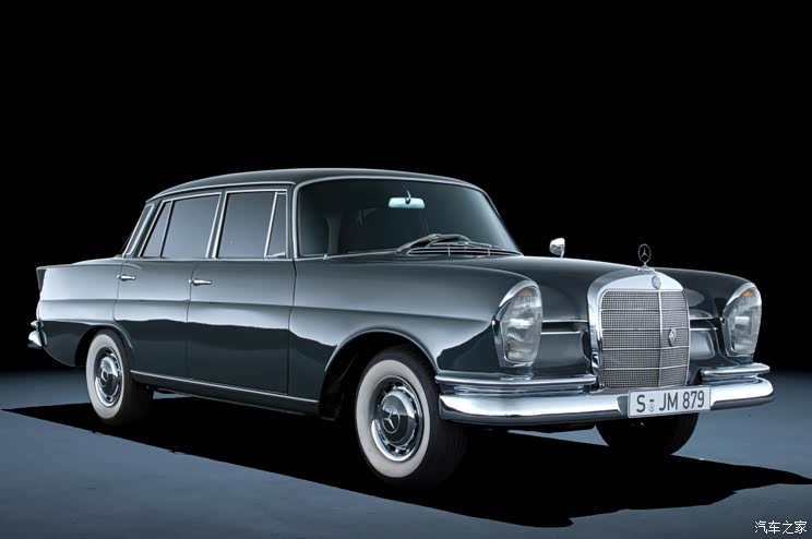回顾历代奔驰s级引领行业变革的配置