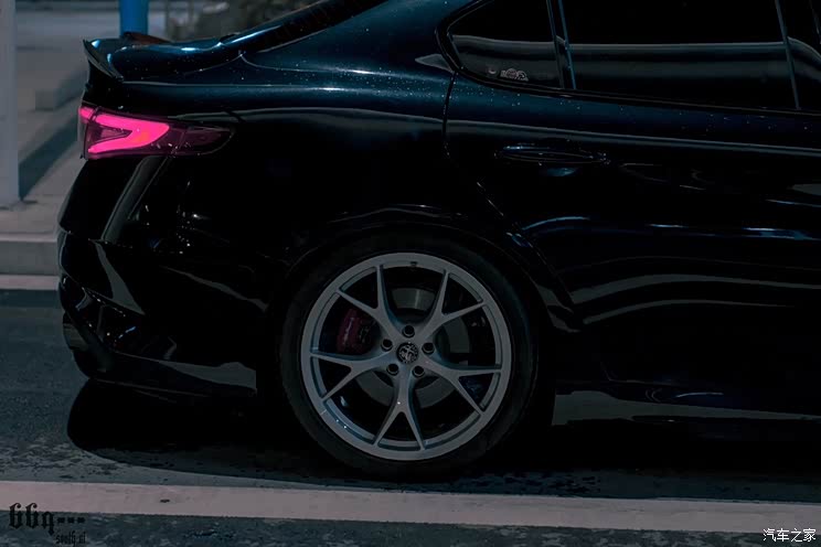 每日案例精选限量版黑武士giulia