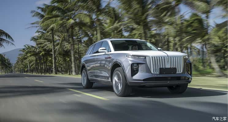 简单回顾车辆外观,红旗e-hs9(参数|询价)采用了直瀑式的封闭前格栅