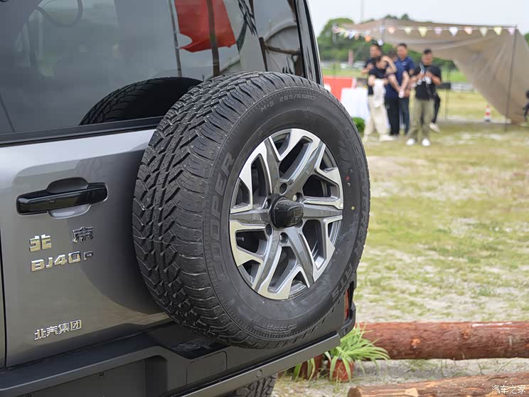 北京bj40刀锋英雄版/bj30上海区上市会