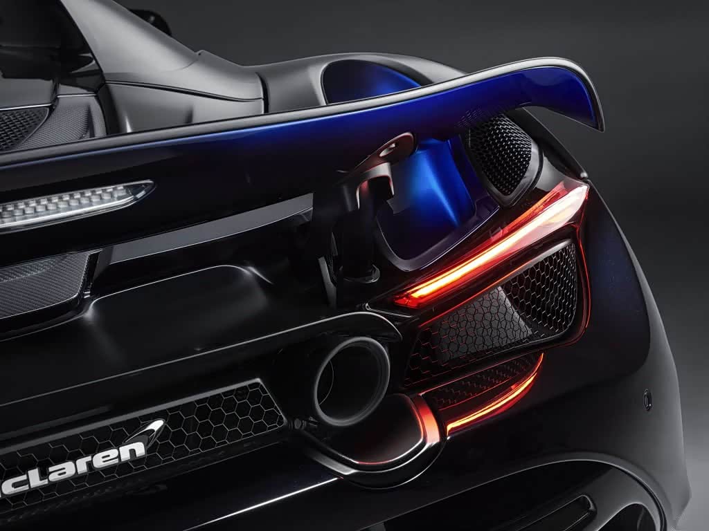 迈凯伦mso最新定制,采用蓝黑渐变车漆超帅气!