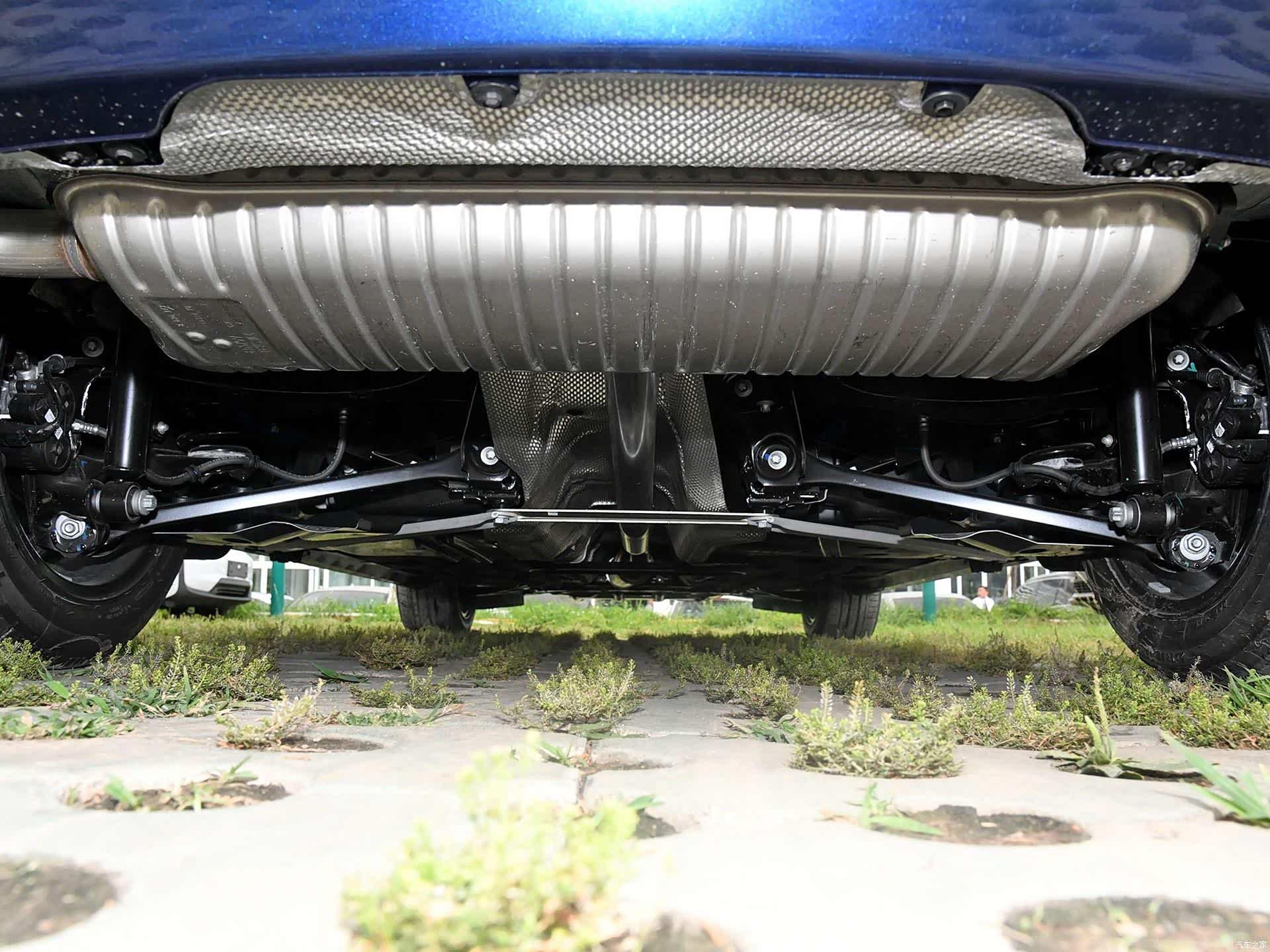 与此同时,优秀的nvh(噪声,振动与声振粗糙度)和底盘调教,使宝马2系