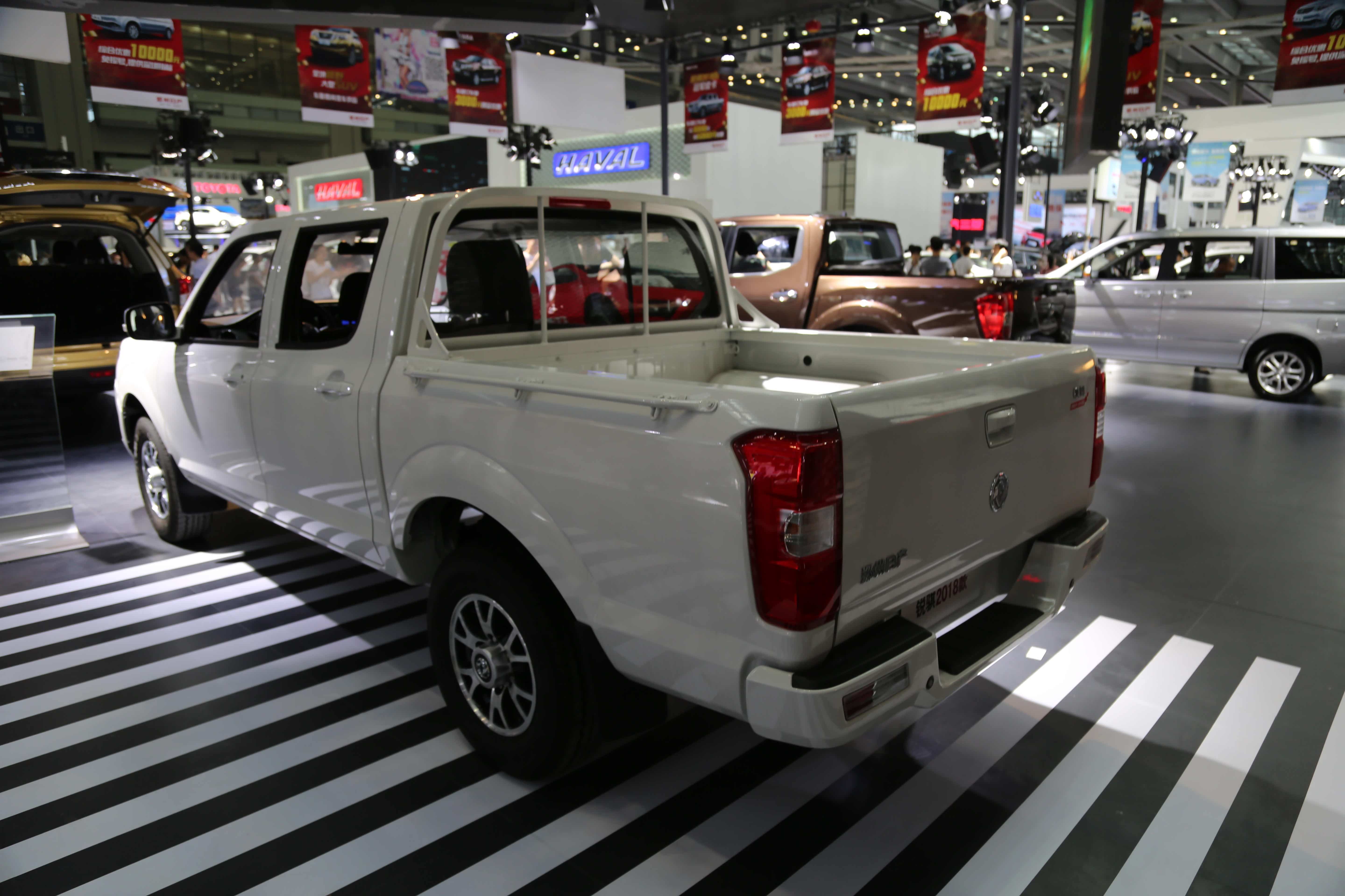 郑州日产-锐骐2018款冠军皮卡,深圳十一国际车展实拍!