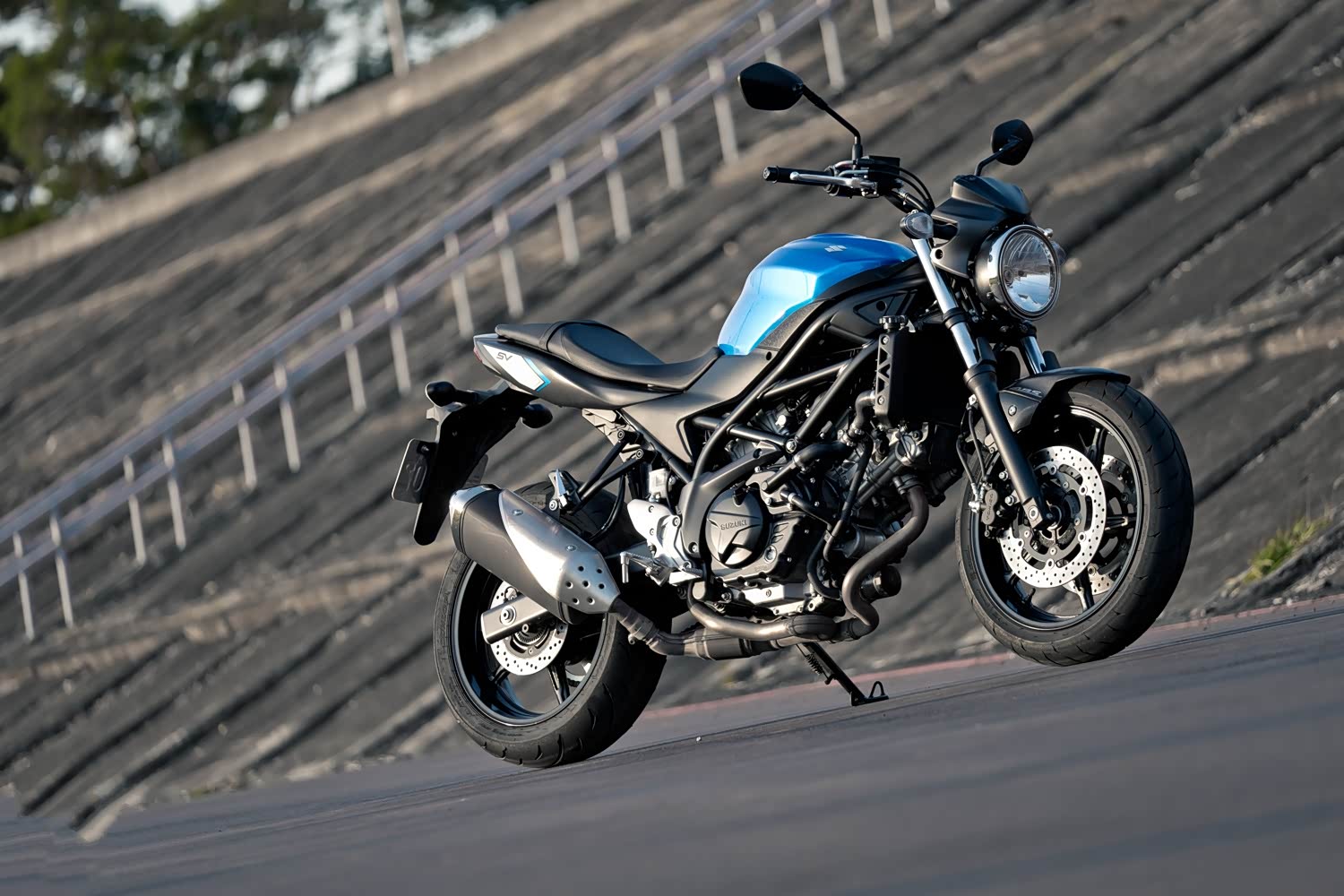 一股复古风来袭,法国铃木推出sv650 scrambler 2.