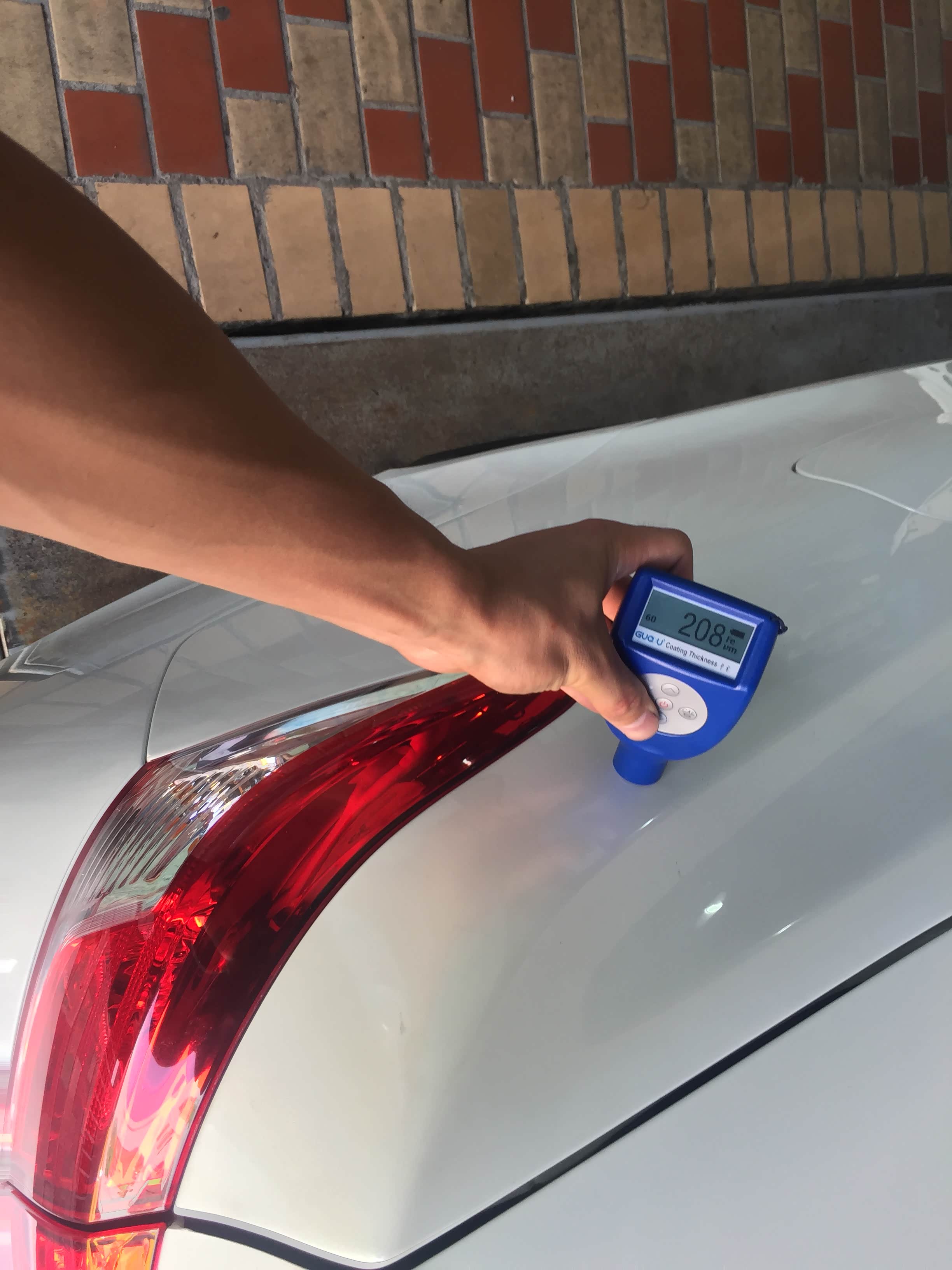 左后叶子板喷漆