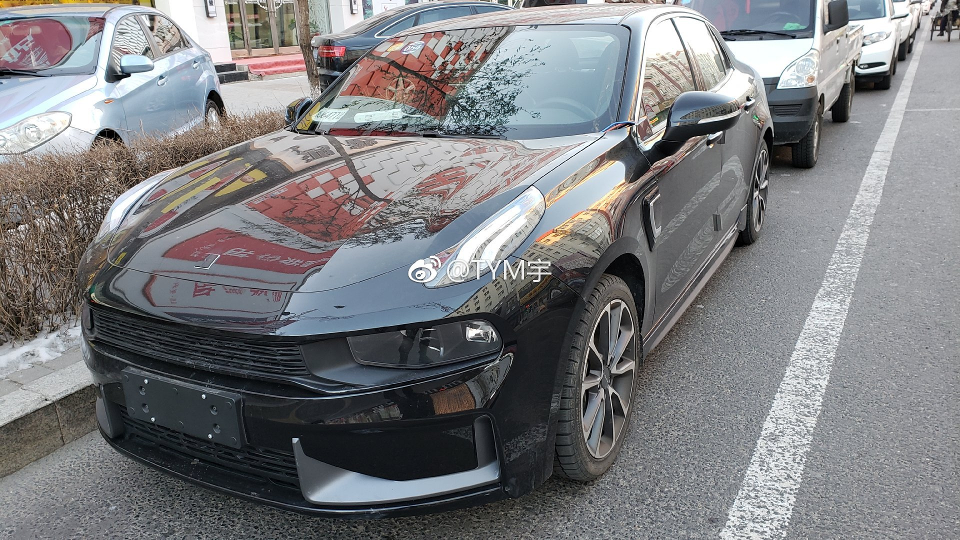 领克03插电混动版实车曝光!百公里油耗1.7升