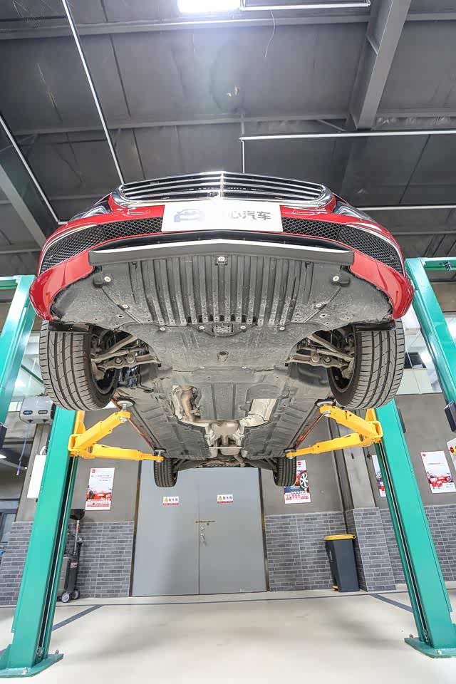 奔驰e300l值得不值得买同级有什么优势看完就明白了