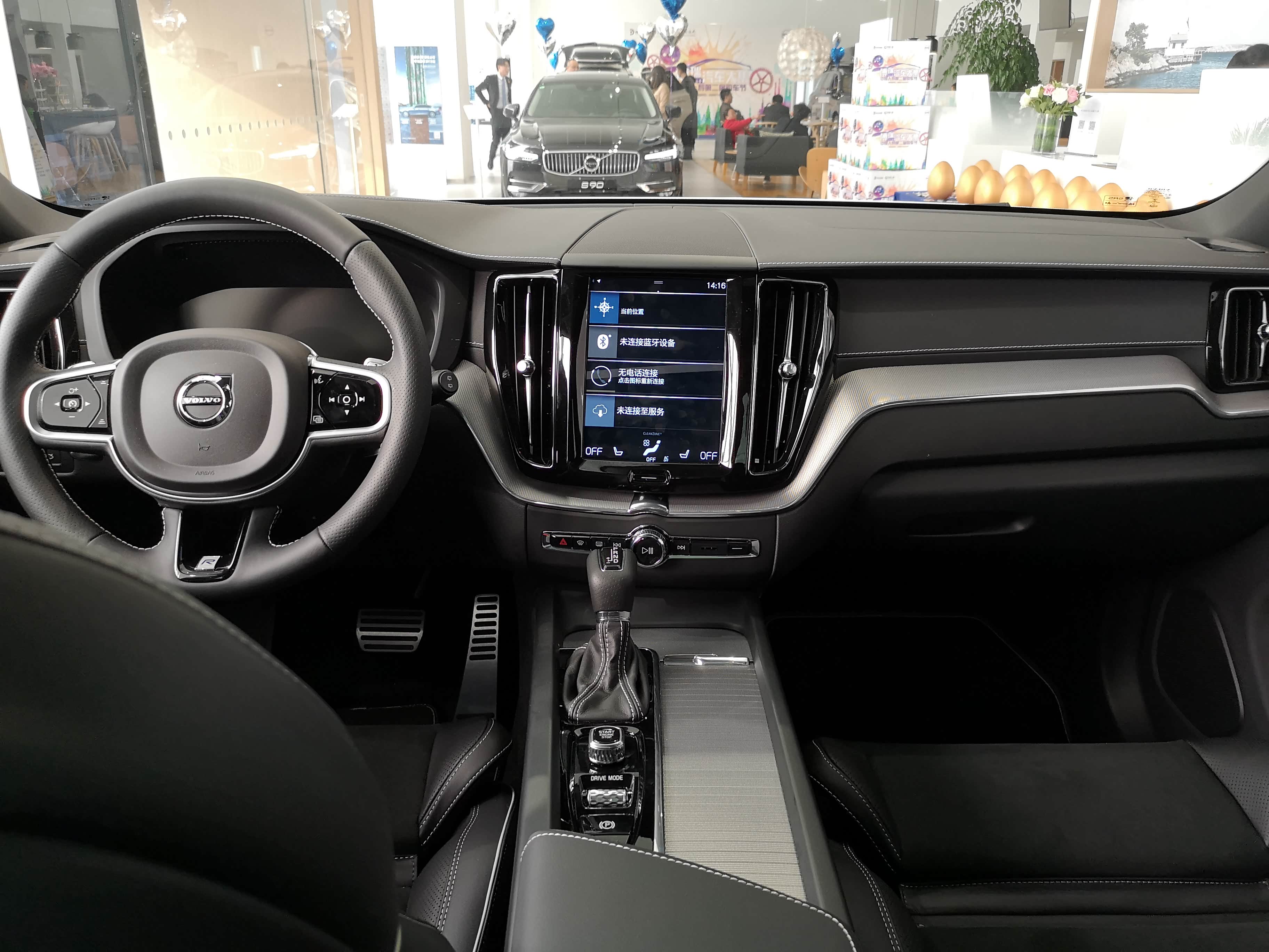 配置同级更厚道 到店看沃尔沃xc60高配t5智雅运动awd