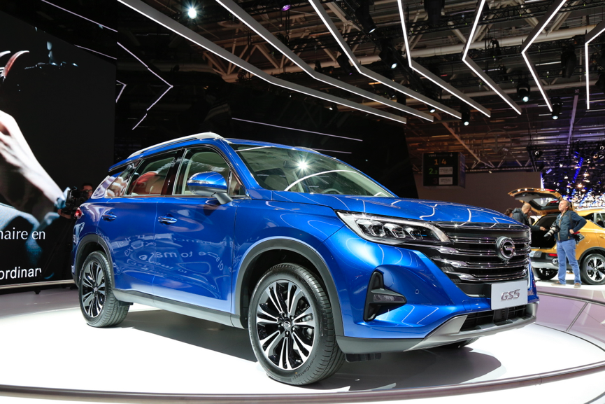 巴黎车展实拍新款传祺gs5,基于a 平台打造,预售12-17.5万元