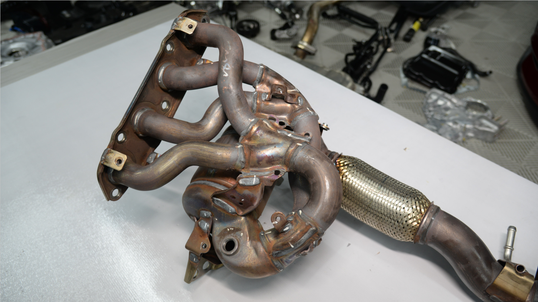 cx-5创驰蓝天发动机 排气歧管