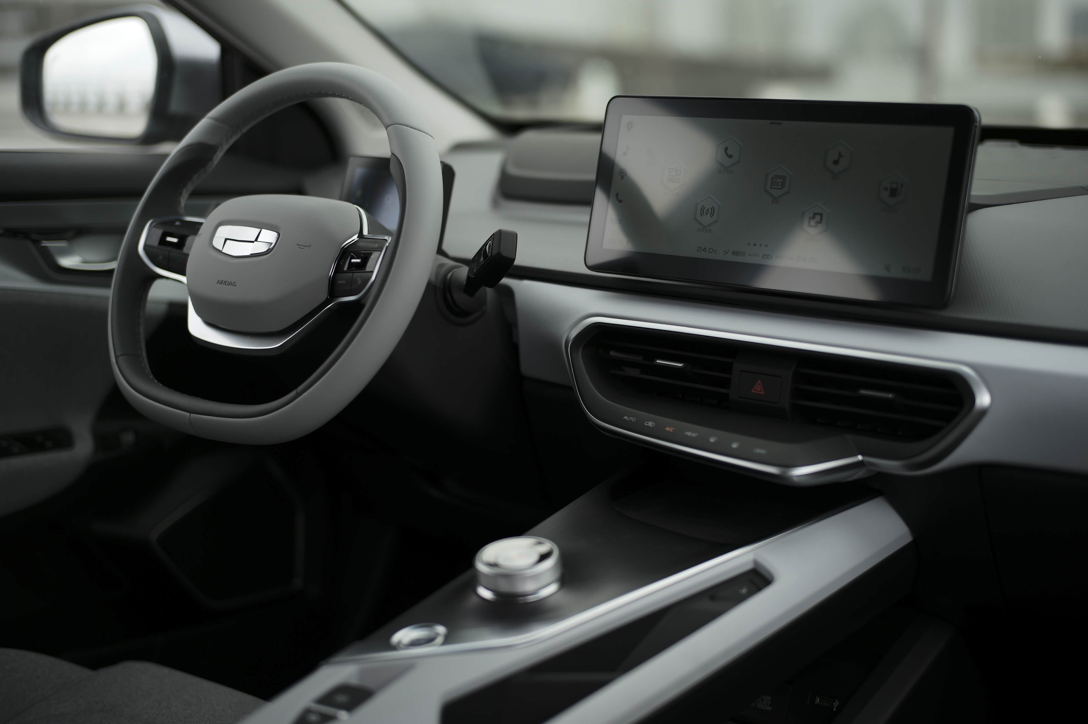 【海川品车】吉利的电动考题答卷——试驾吉利几何a标准续航版