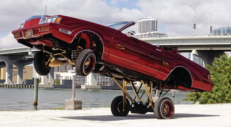 一种会跳舞的汽车"趴地跳跳车"