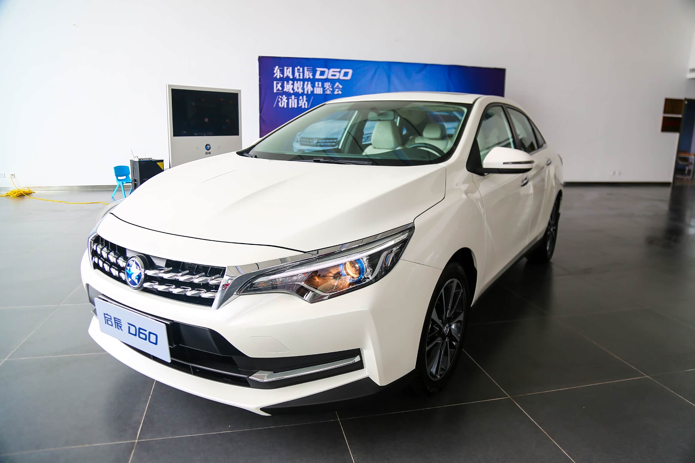 车长4米8轴距2米7日产发动机cvt变速箱颜兽仅卖7万