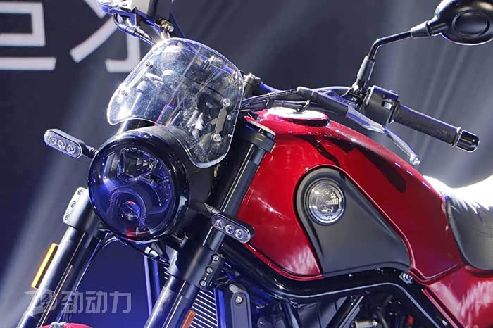 benelli泰山峰会leoncino幼狮500首发