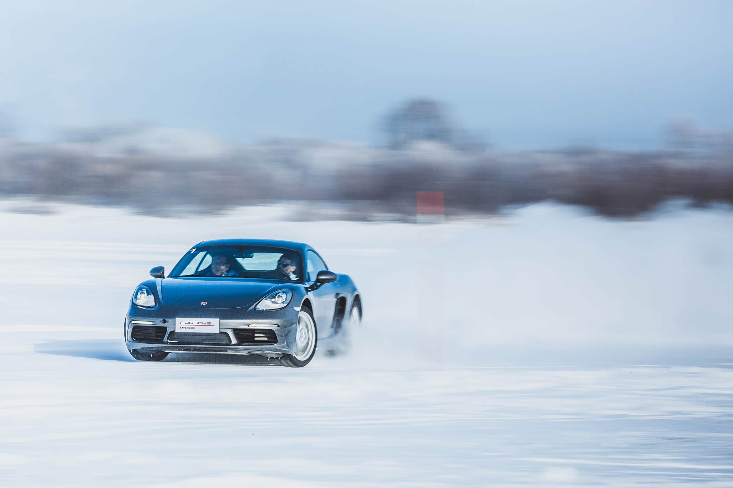 【酷车】与保时捷一起 横行在冰天雪地间_车家号_发现车生活_汽车之家