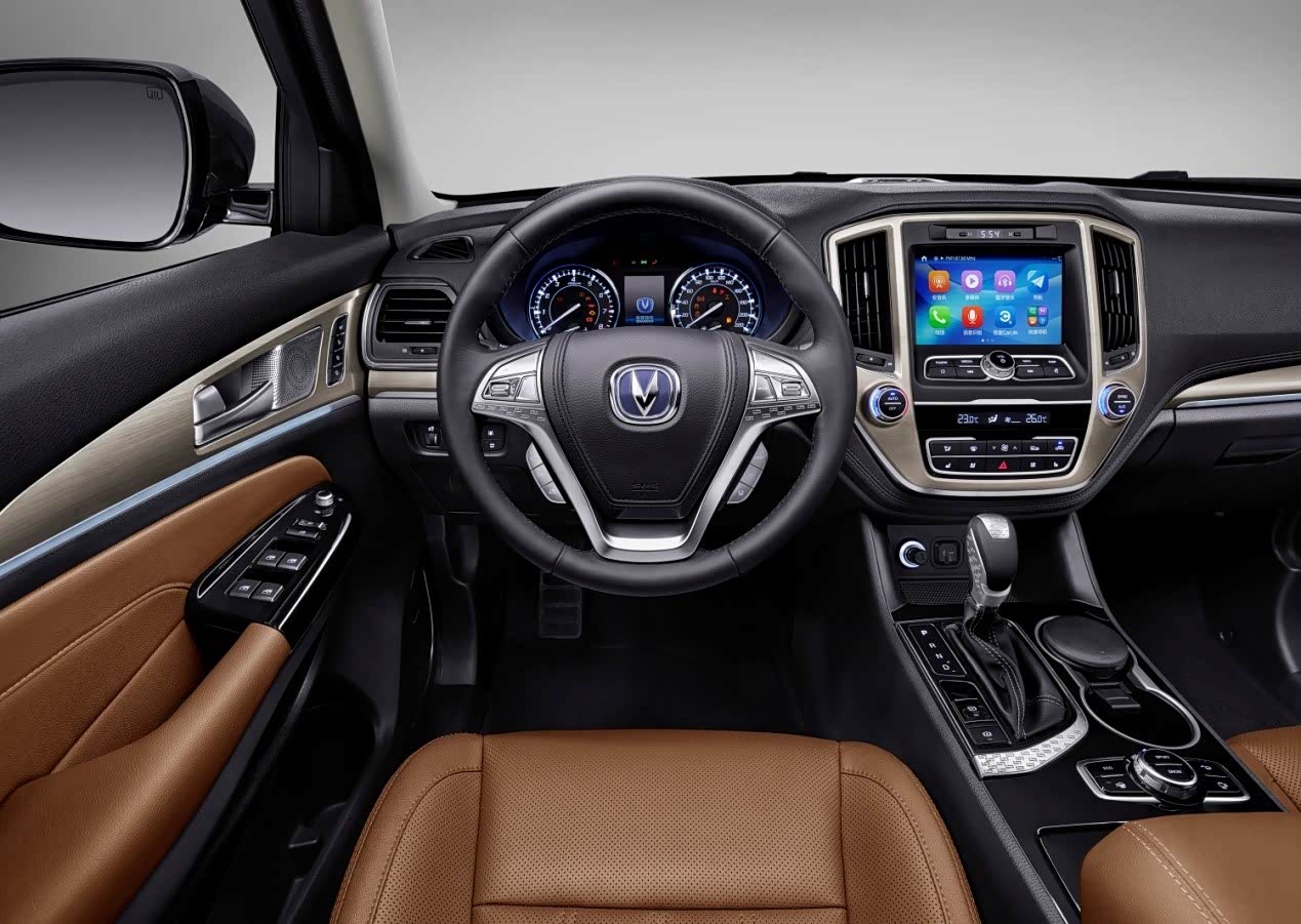 长安cs95荣耀版如何定义入门级新标杆?