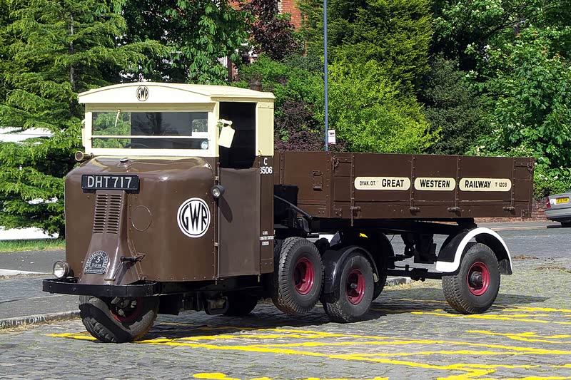 卡车史上的一朵奇葩 无所不能的三轮半挂车