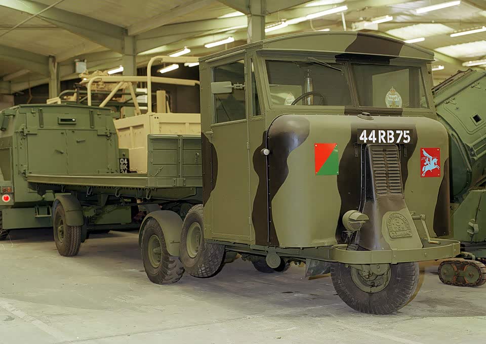 卡车史上的一朵奇葩 无所不能的三轮半挂车