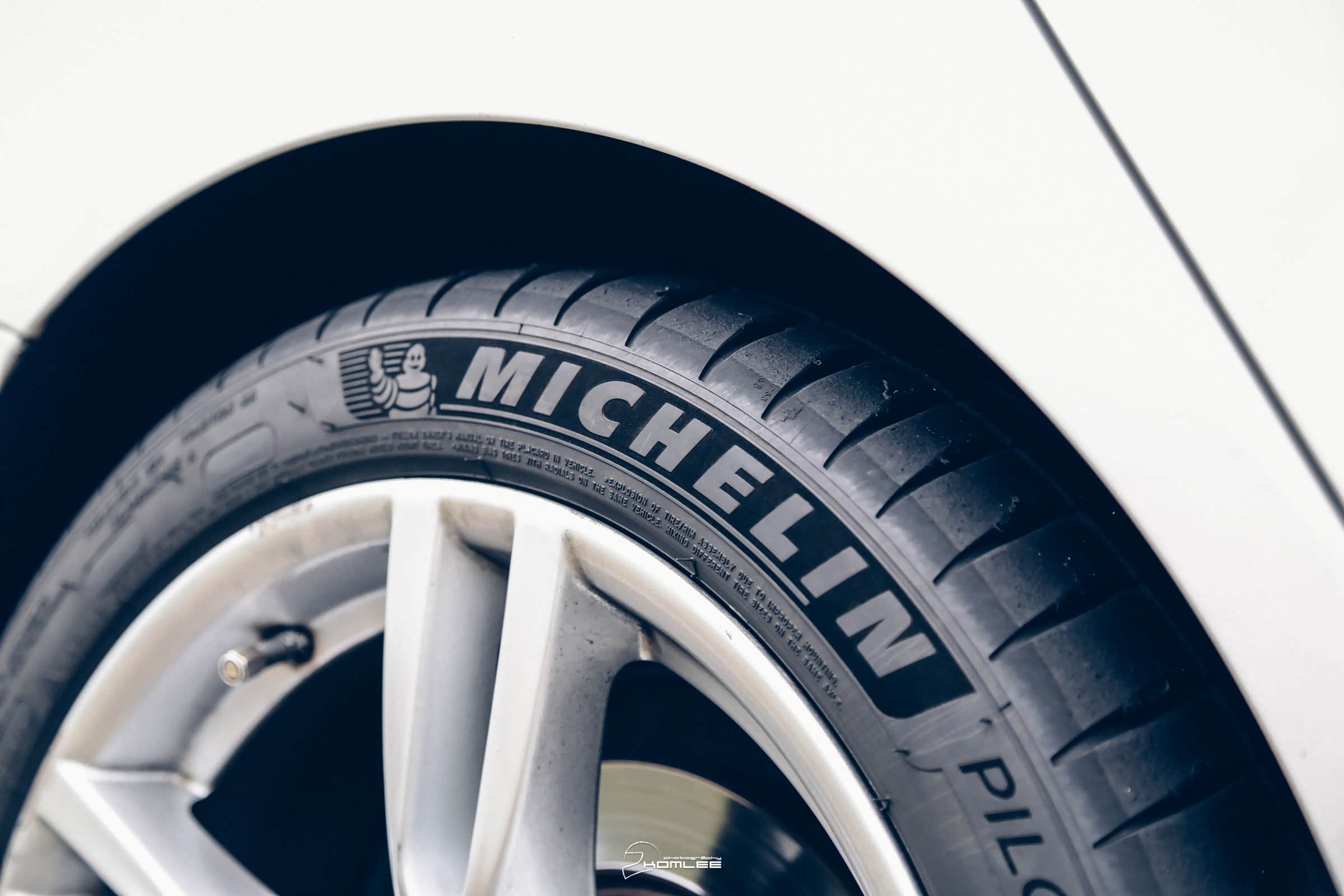 有性能就够了可偏偏还是高颜值丨试米其林pilotsport新品