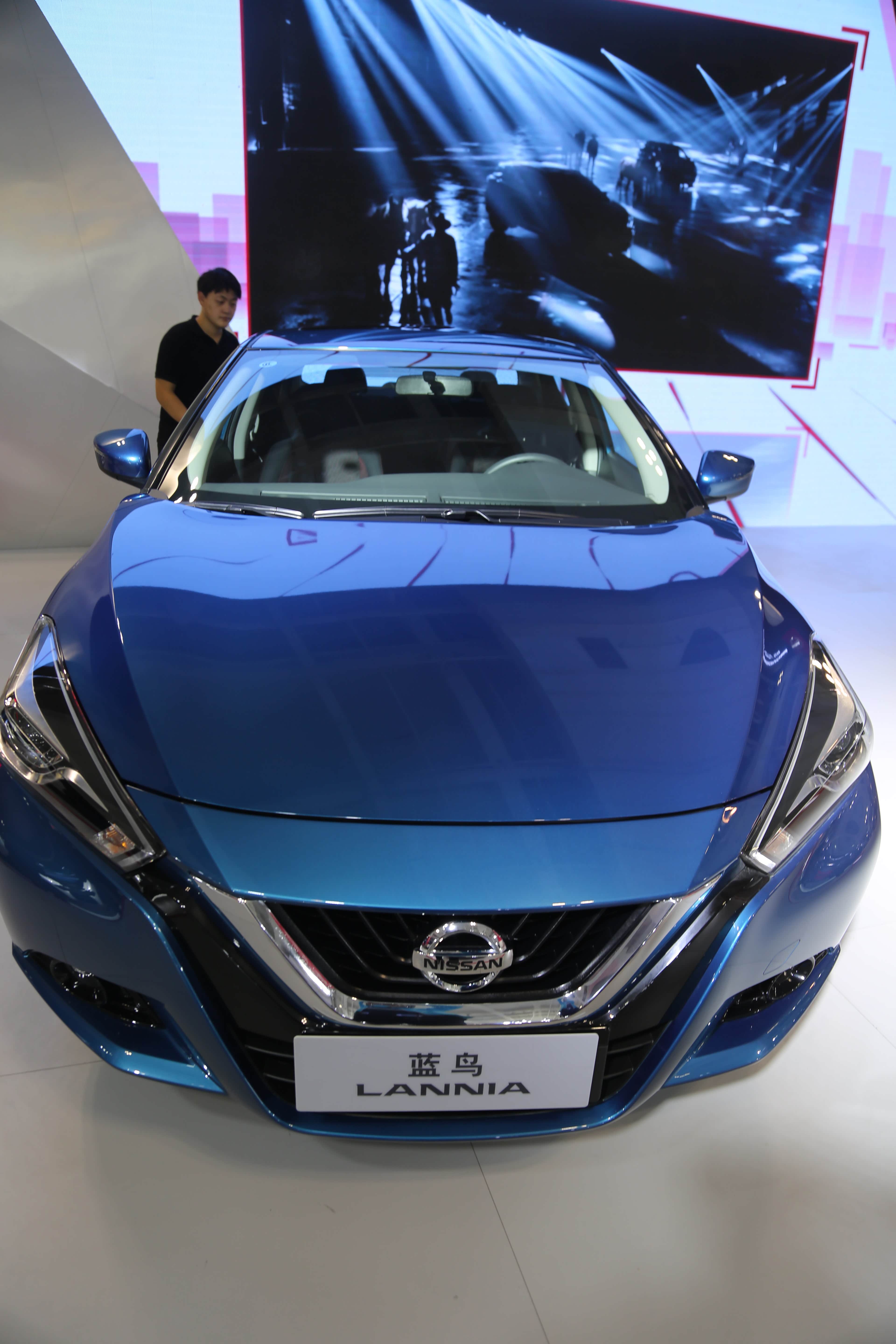 东风日产蓝鸟,10万级别年轻人专属座驾,车展实拍!