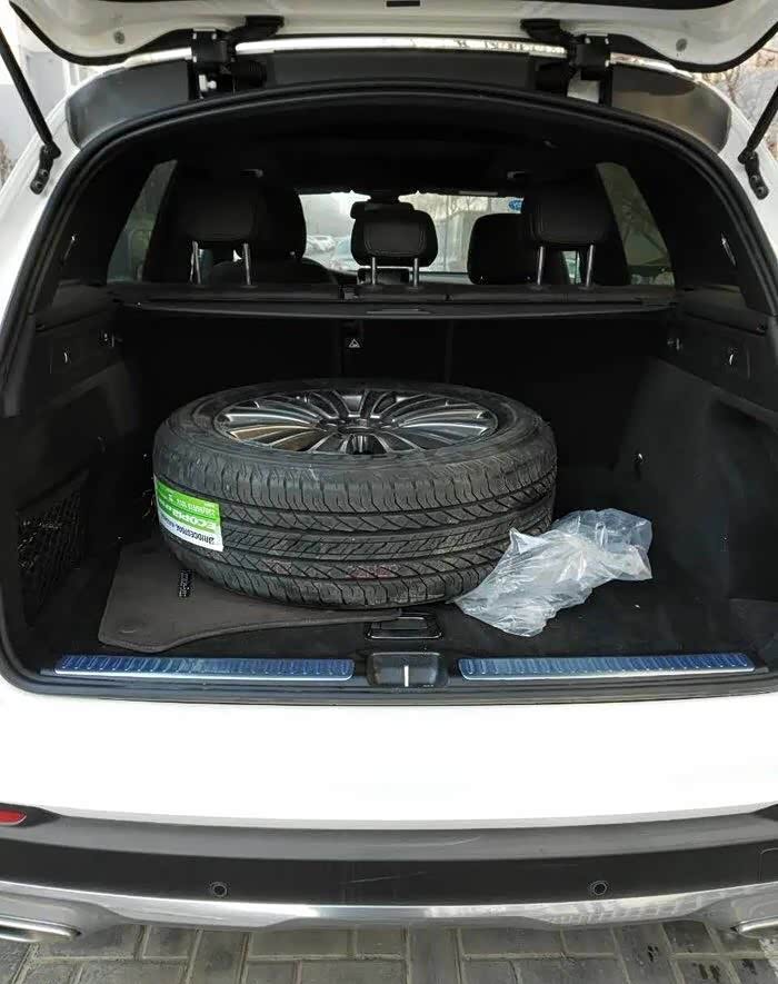原车不带备胎,后备箱装个备胎还咋装行李?