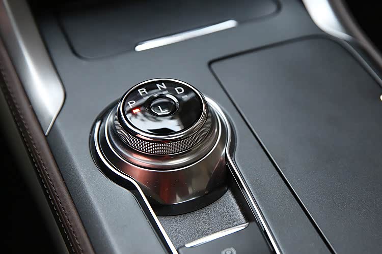 全新旋钮式换挡功能键