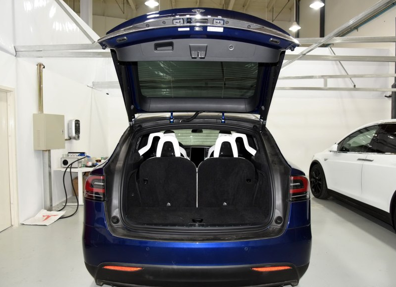 买特斯拉的老板绝对是有钱人modelx之干瞪眼篇