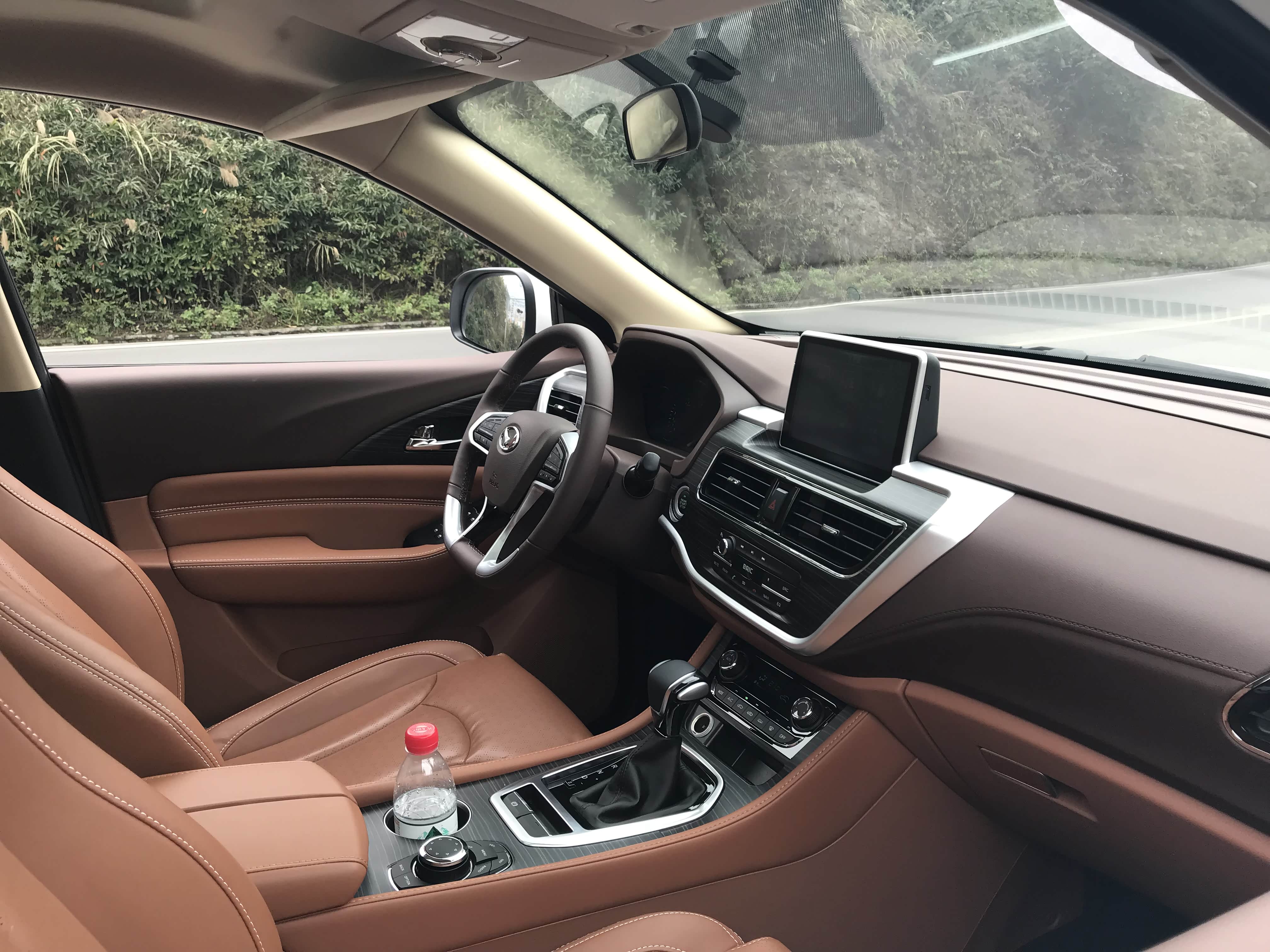 总的来说幻速s7的内饰有超过我的预期.