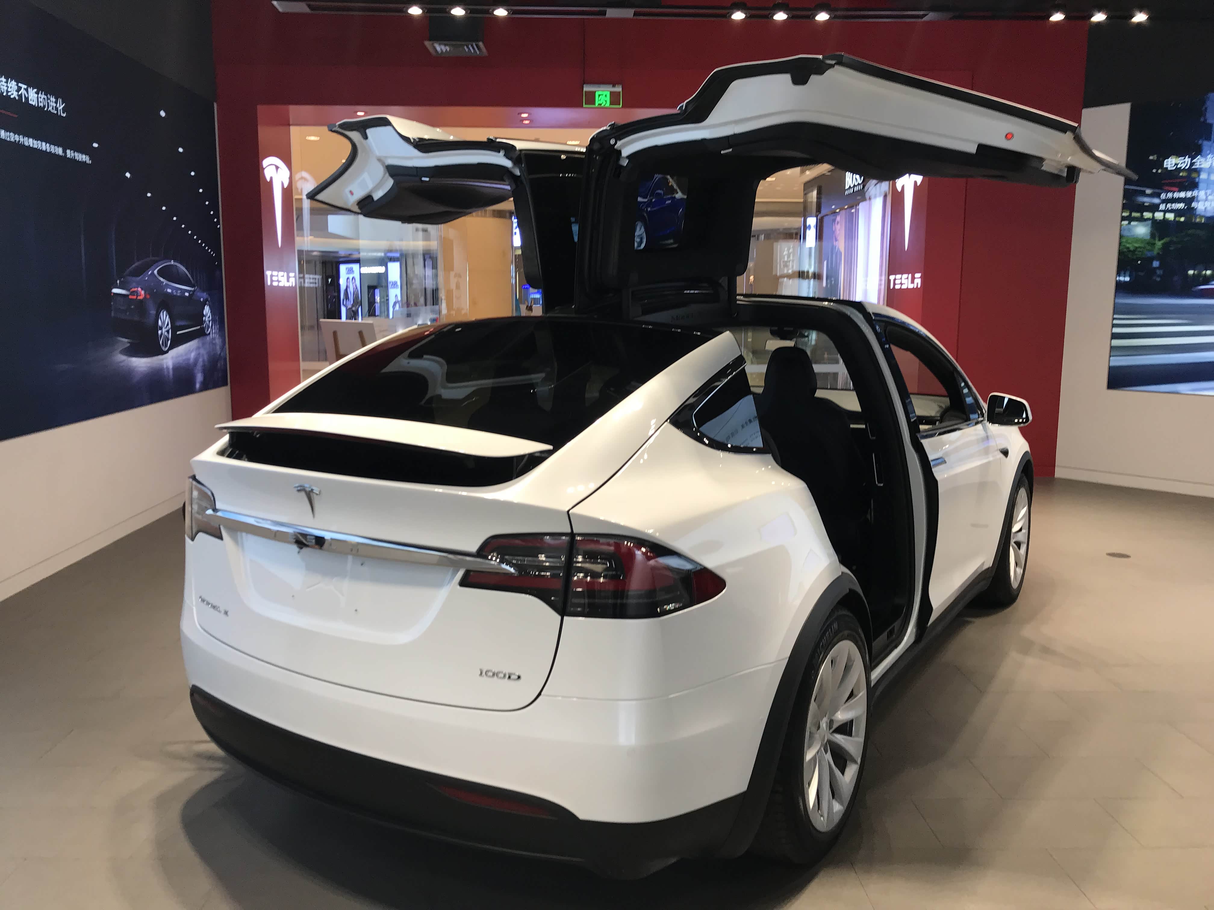 体验特斯拉model x — 扮猪吃老虎篇