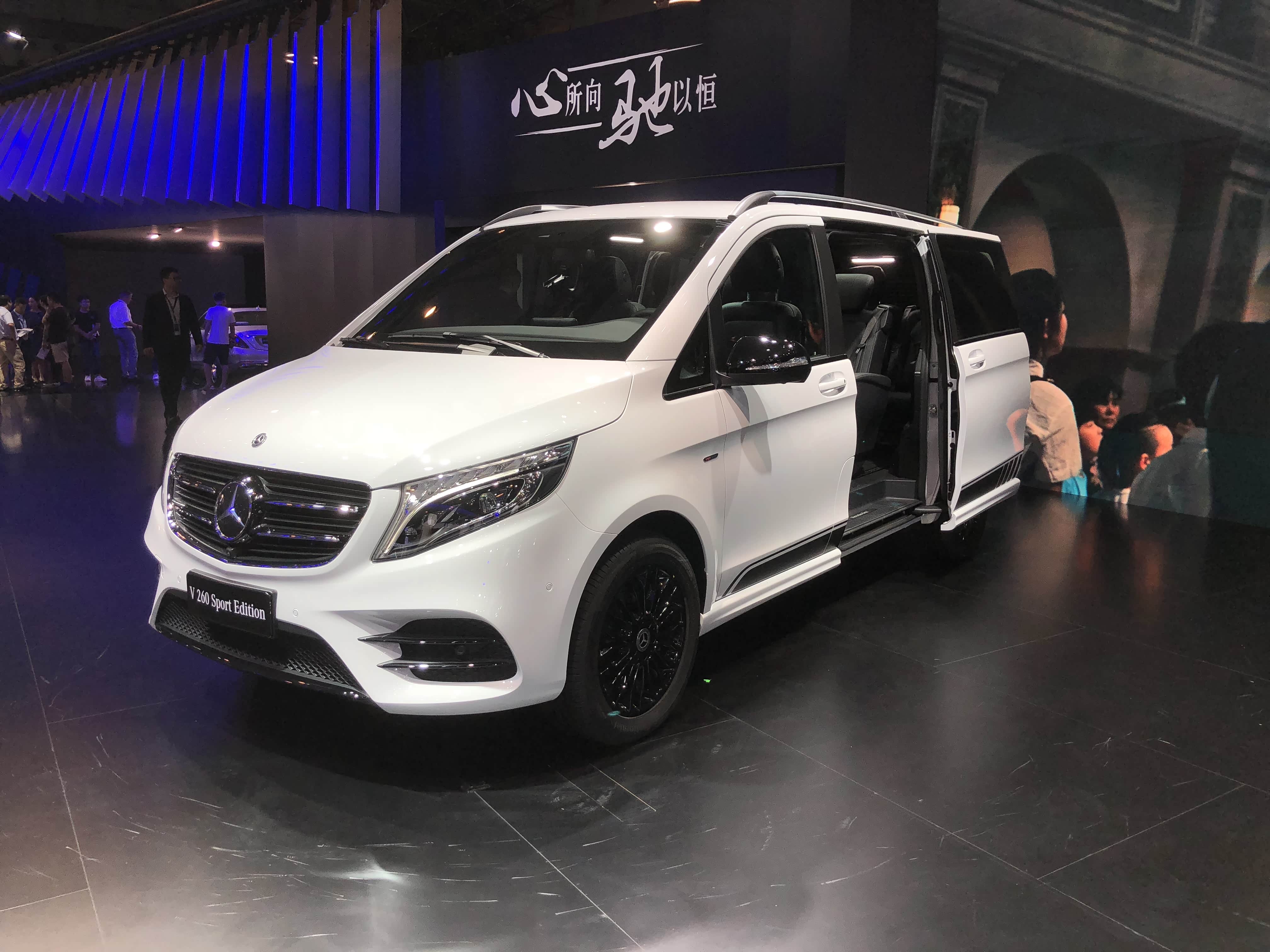 2018成都车展 奔驰v级amg运动版正式上市