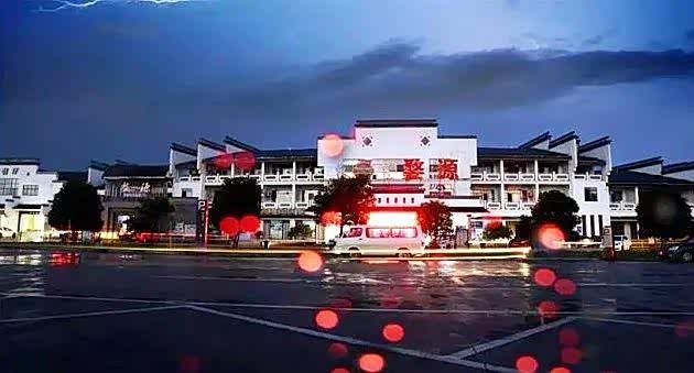 浙江:桐庐服务区 作为国内首个被评为最美服务区的地方,桐庐服务区