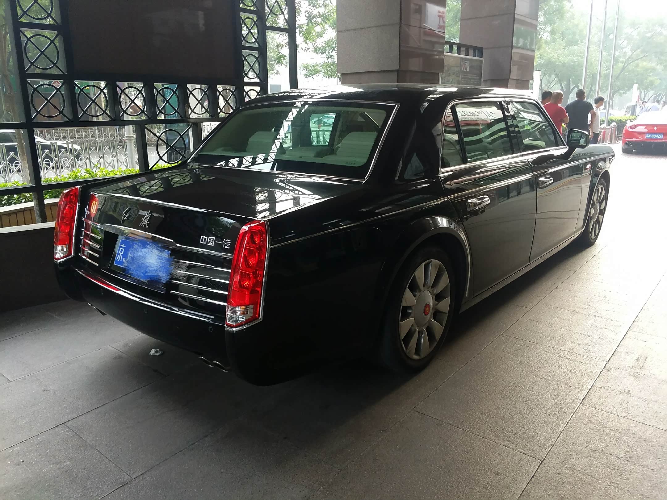 600万红旗l5做婚车,劳斯莱斯幻影立刻黯然失色