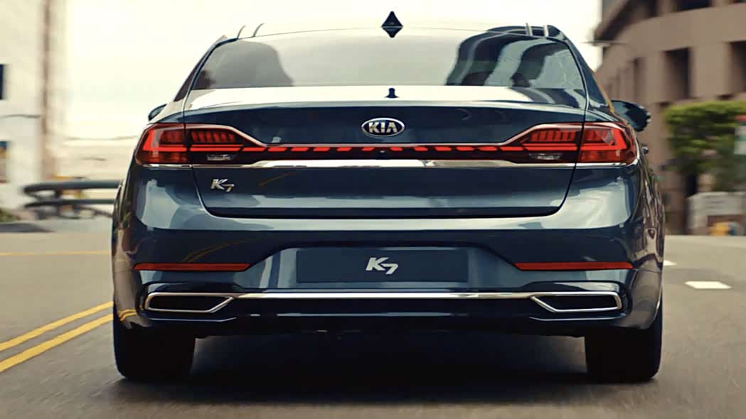 起亚k7官图发布 配12.3英寸显示屏