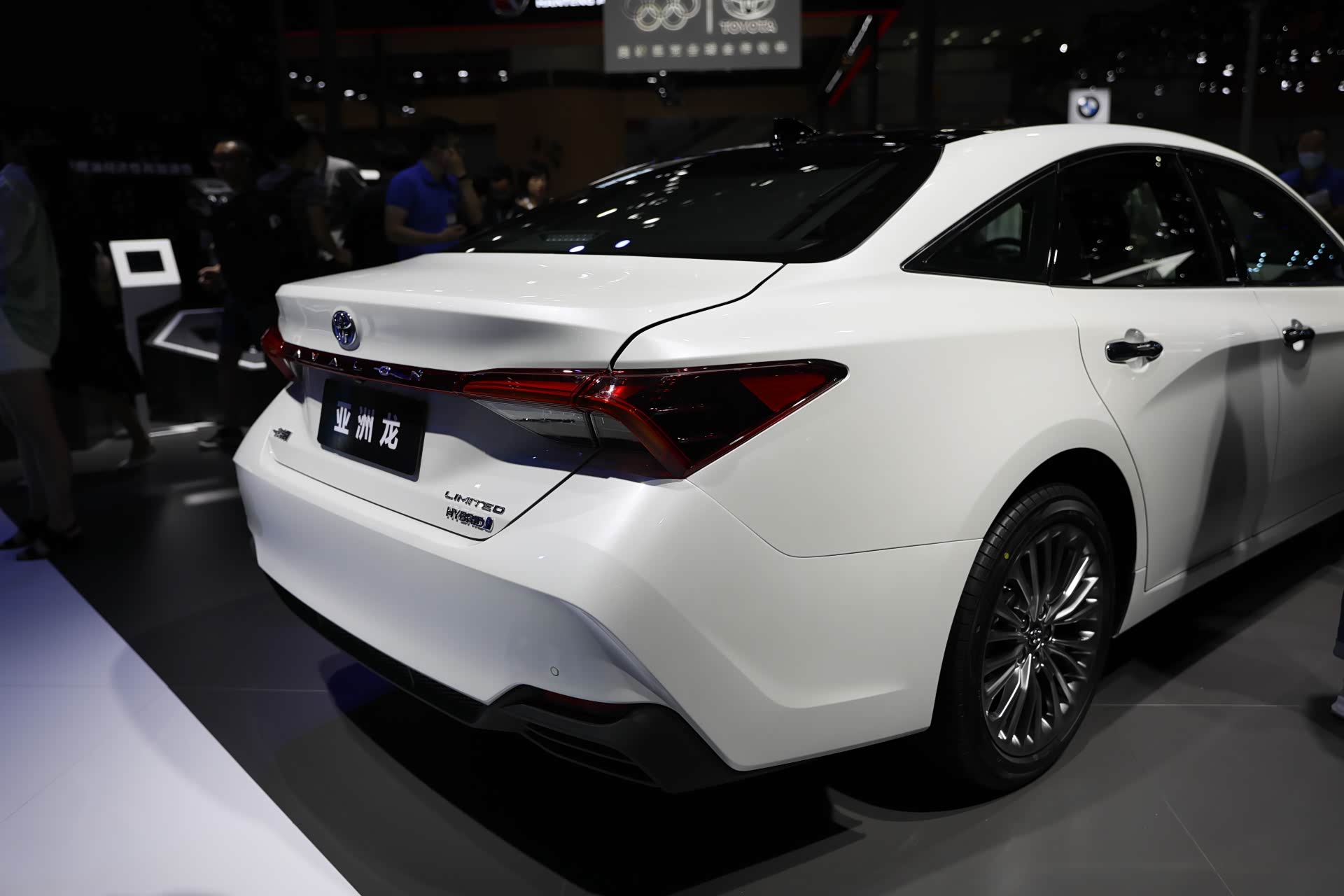 第五代丰田亚洲龙正式亮相广州车展