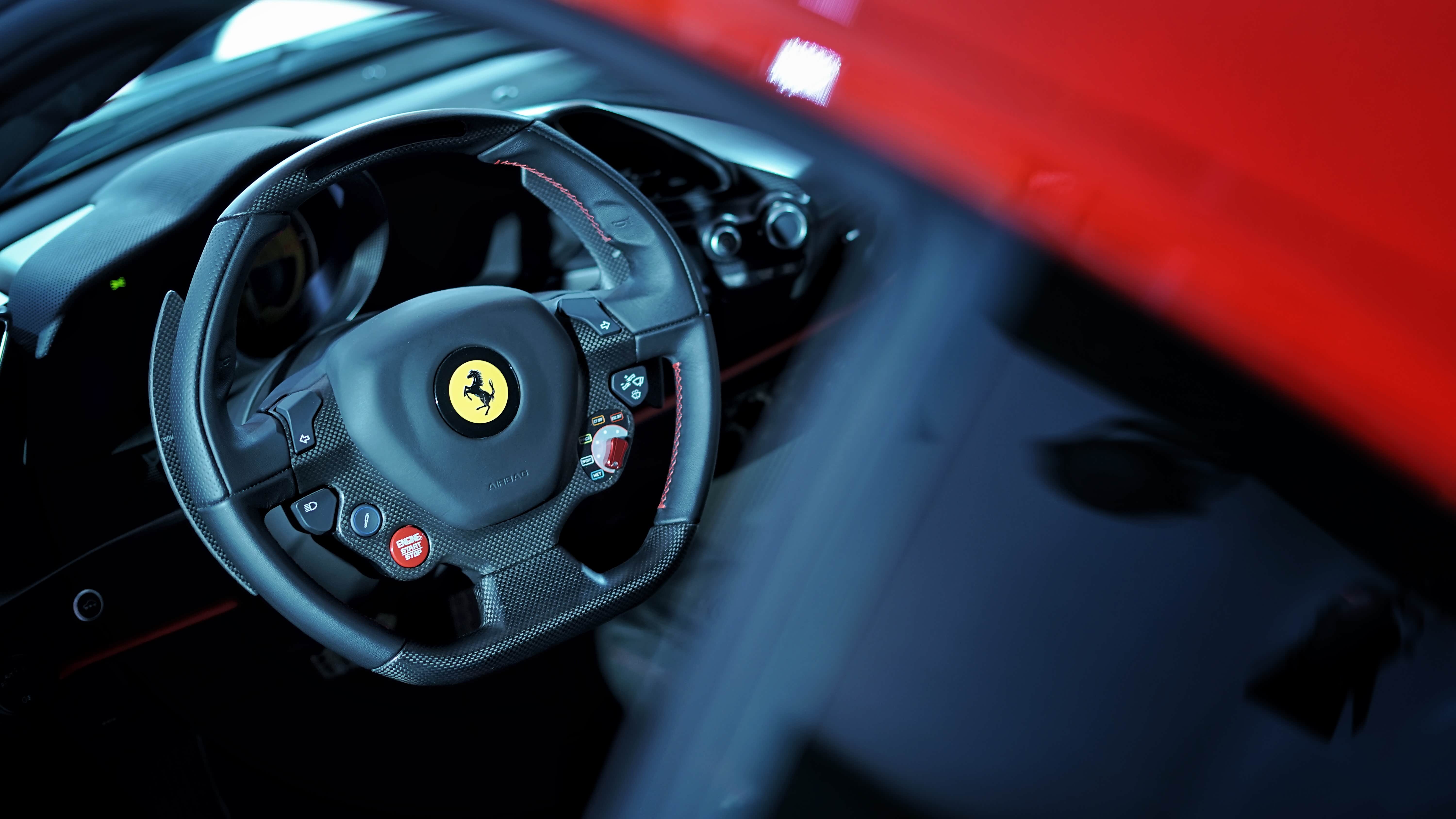 「胖司机」体验世界最强v8--法拉利488 pista