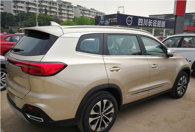 钛金灰,摩卡棕,大漠金的瑞虎8长啥样?这些车主给你实拍图