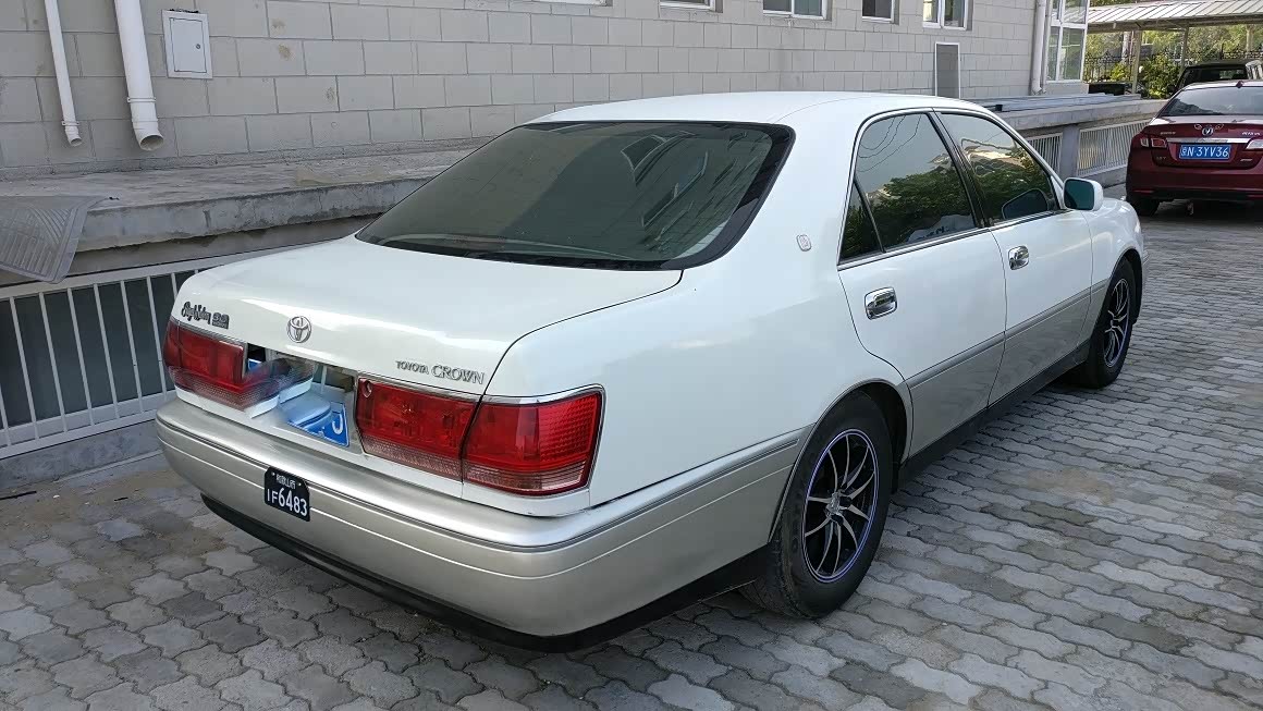 蜕变前的最后一瞬点评第11代丰田皇冠