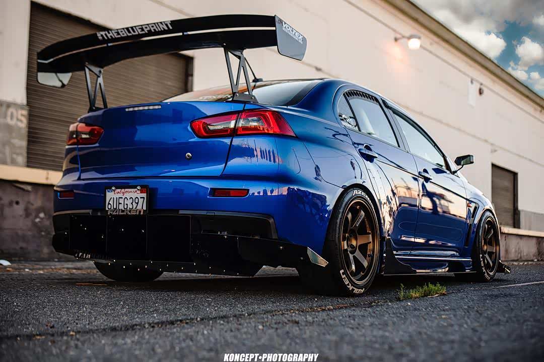 三菱evo Ⅹ爆改氮气加速,变身"独眼龙"才是街霸最帅的样子!