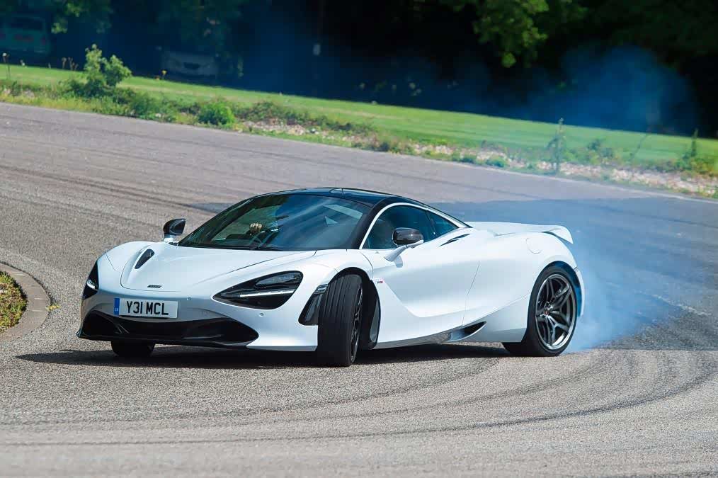 英媒试驾迈凯伦720s,优秀得p1也脸红了